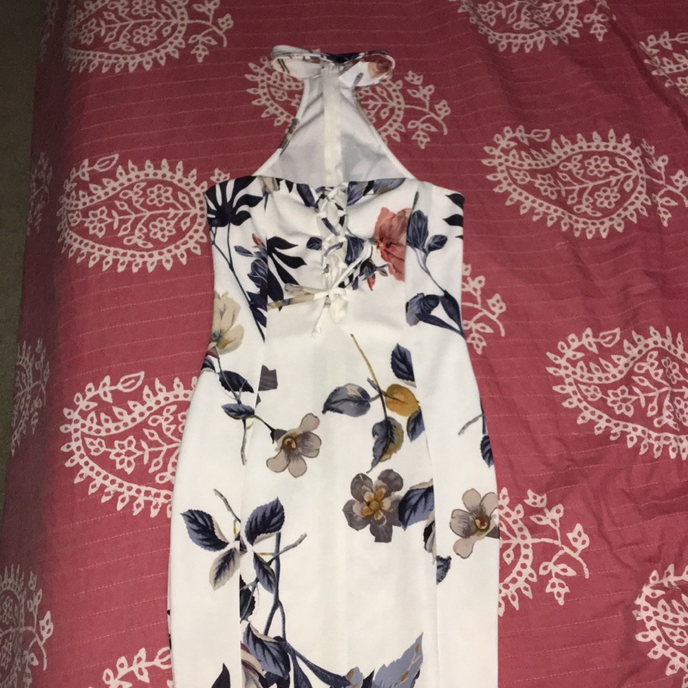 Floral body con tube dress with attached chocker